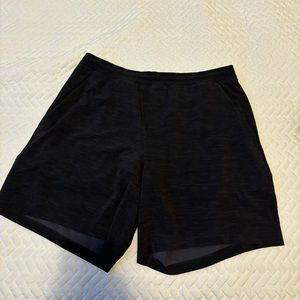 XL - lululemon black/charcoal pace breaker lined short
